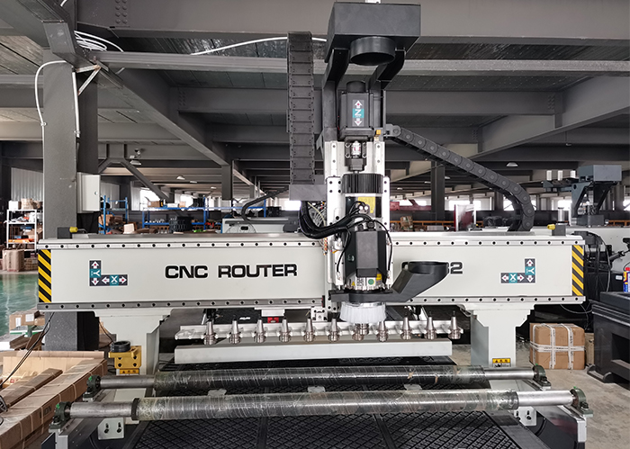 跟隨式換刀加工中心B2